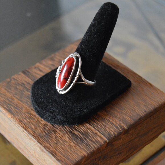 Vintage Sterling Silver and Red Cabochon Ring, Size 9 - Picture 3 of 10
